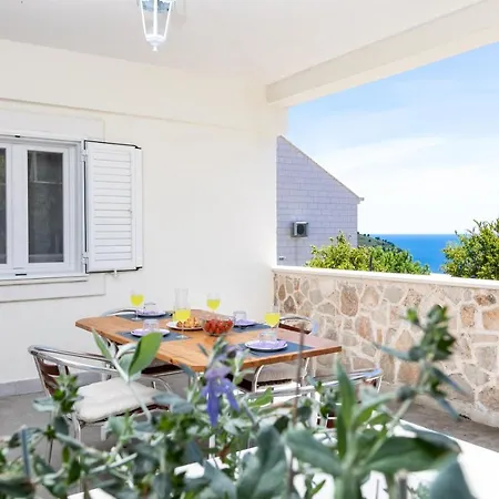 Krmek דוברובניק