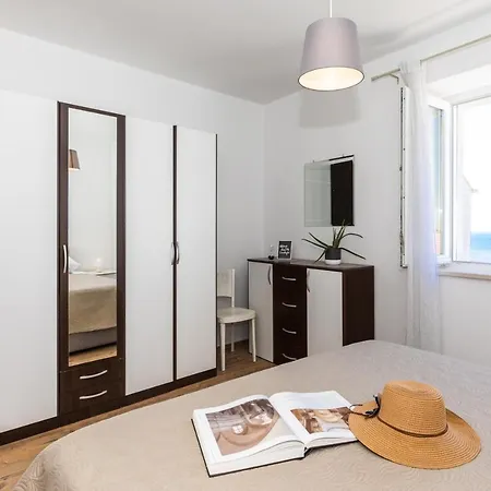 Krmek Apartment